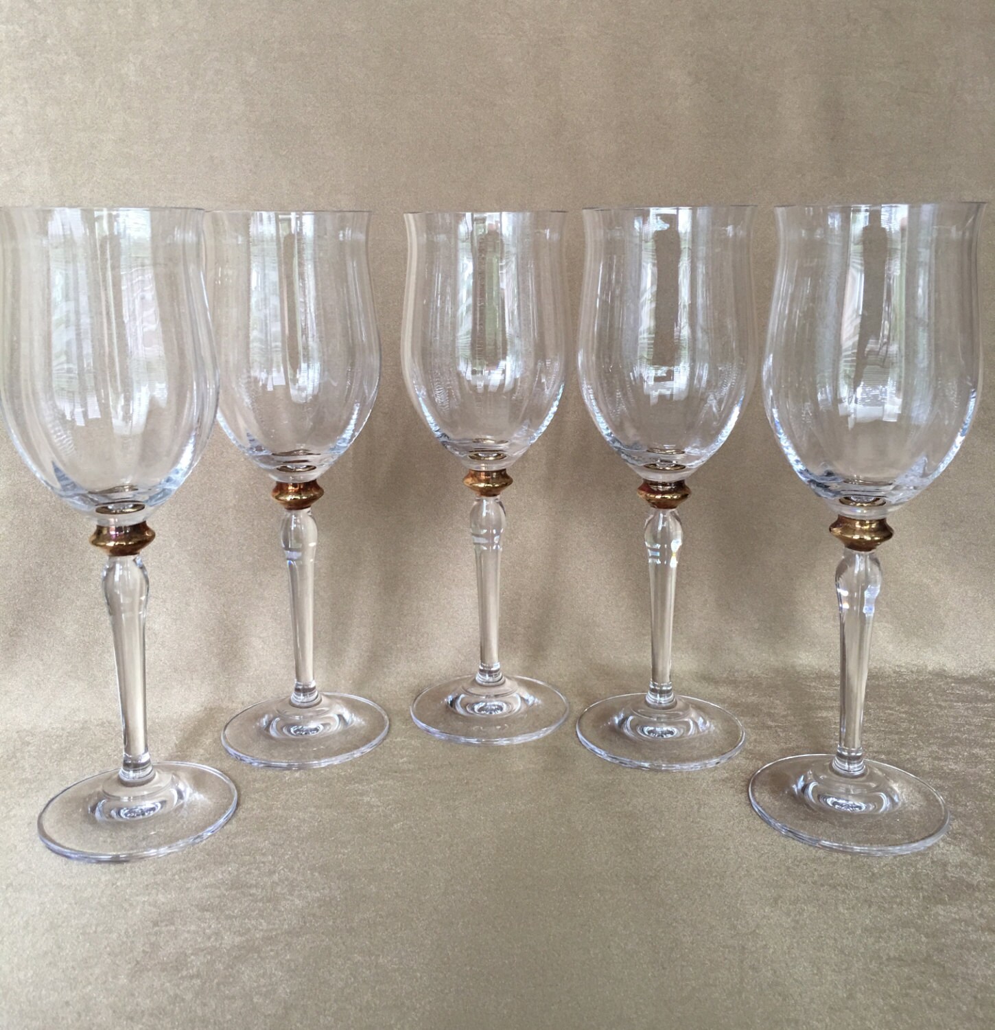 bowl wine glasses