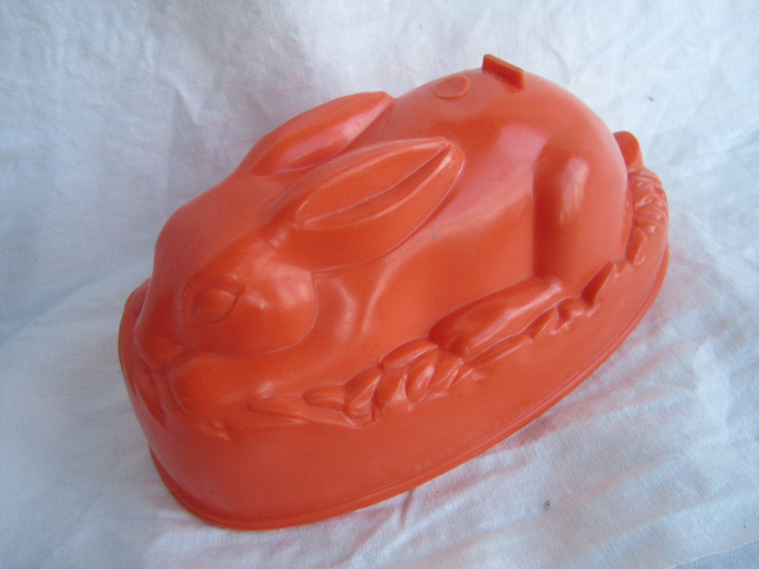 1970s English made rabbit jelly/aspic mould