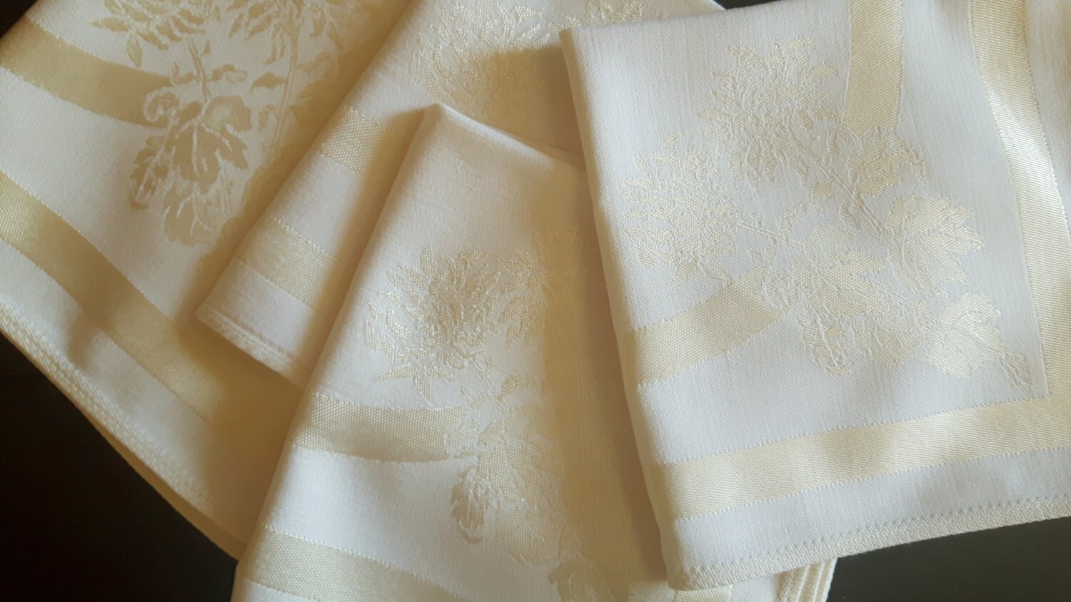 Yellow vintage damask tablecloth / napkin set of five