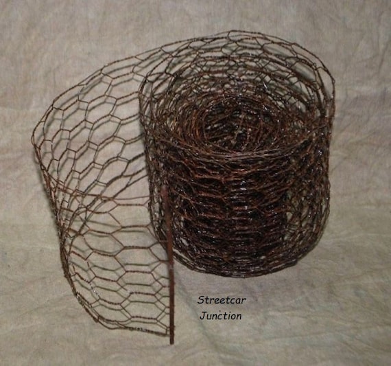 Rusty Chicken Wire Craft