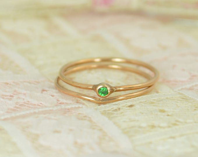 Tiny Emerald Ring Set, Solid 14k Rose Gold Wedding Set, Stacking Ring, Solid Gold Emerald Ring, May Birthstone, Bridal Set, Emerald Ring