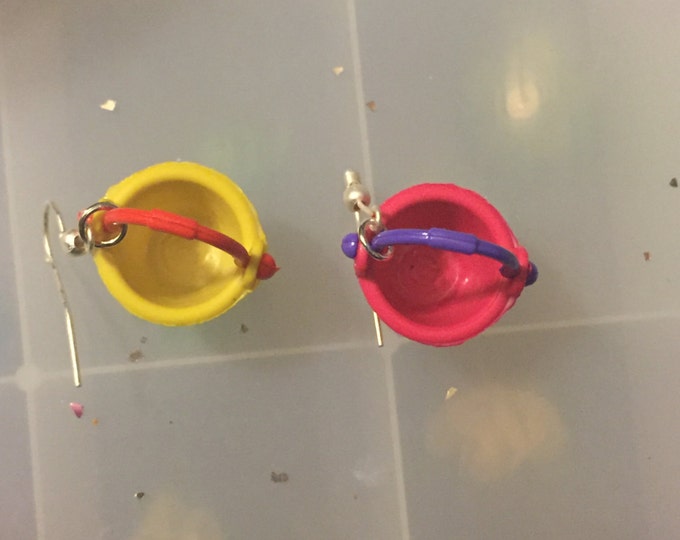 Mini Pail earrings (pink and yellow)