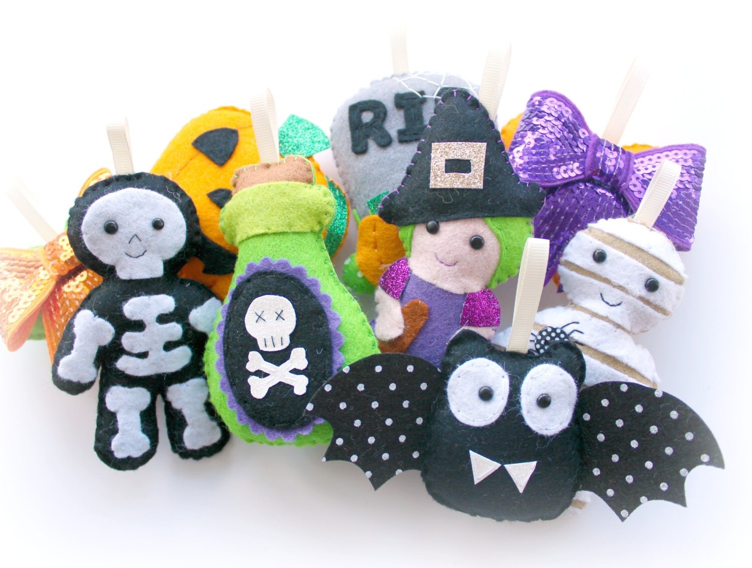 Make Your Own felt Halloween Garland Kit. Sewing pattern. DIY