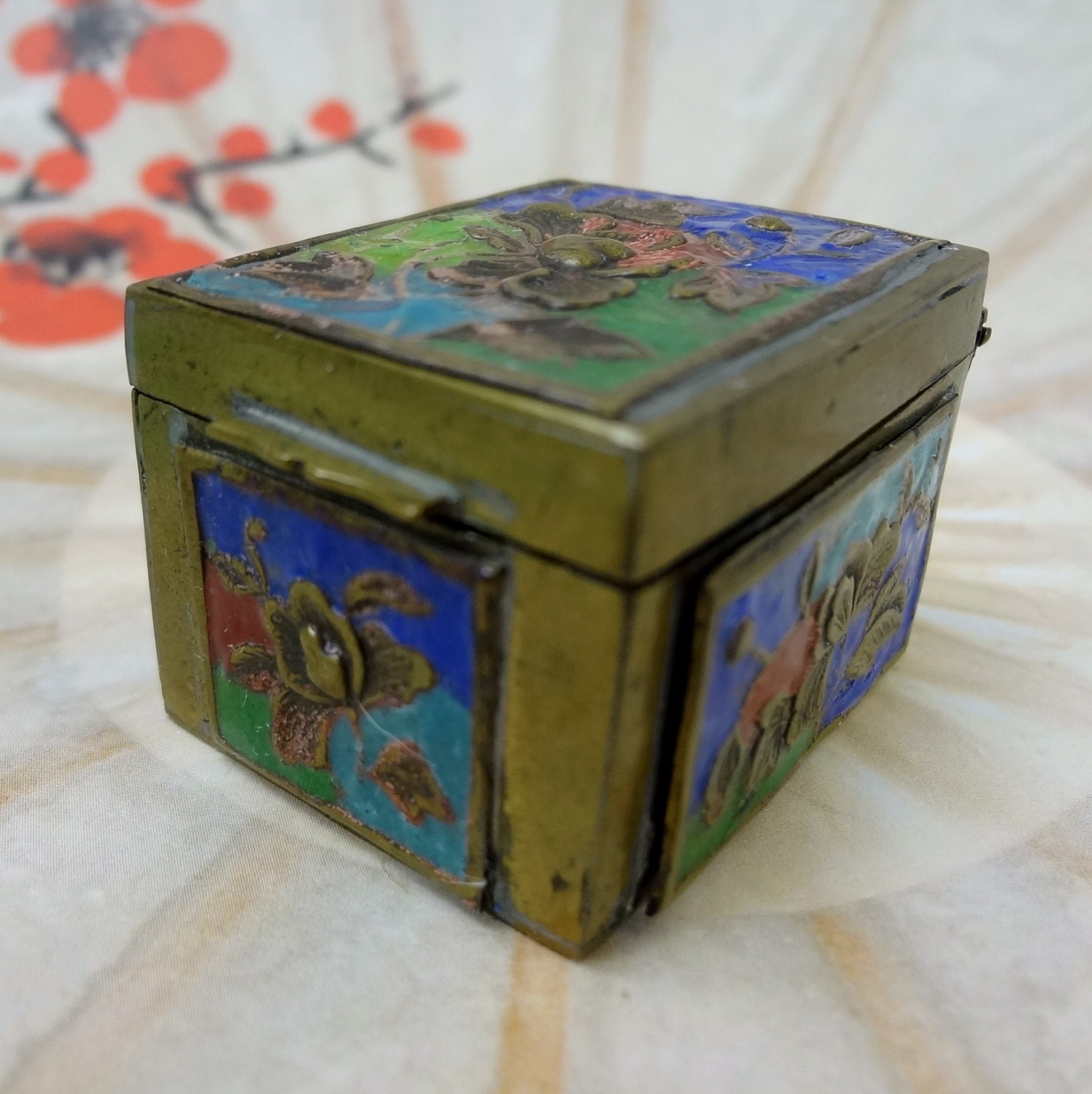 Chinese Brass Enamel Trinket Box Stamp Box Champleve 3894