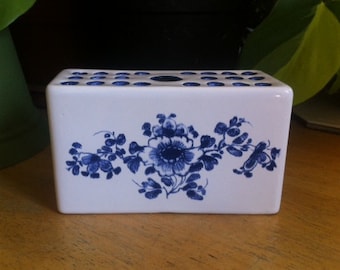 Metropolitan Museum of Art Reproduction - Delft Flower Brick 1992
