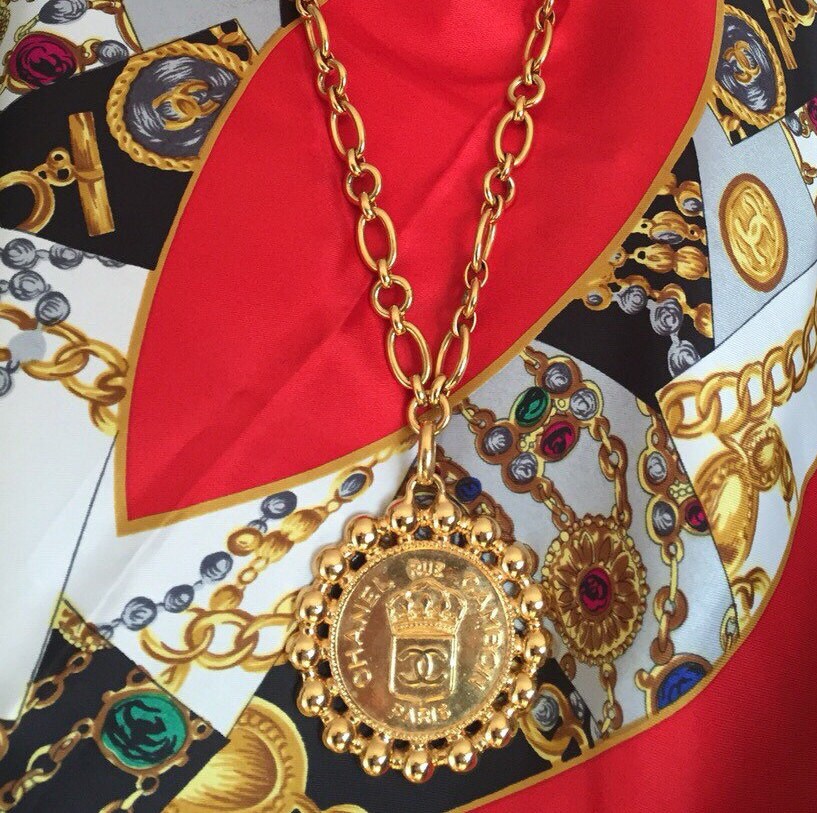 CHANEL Vintage Medallion Costume Jewelry Necklace1954 1960