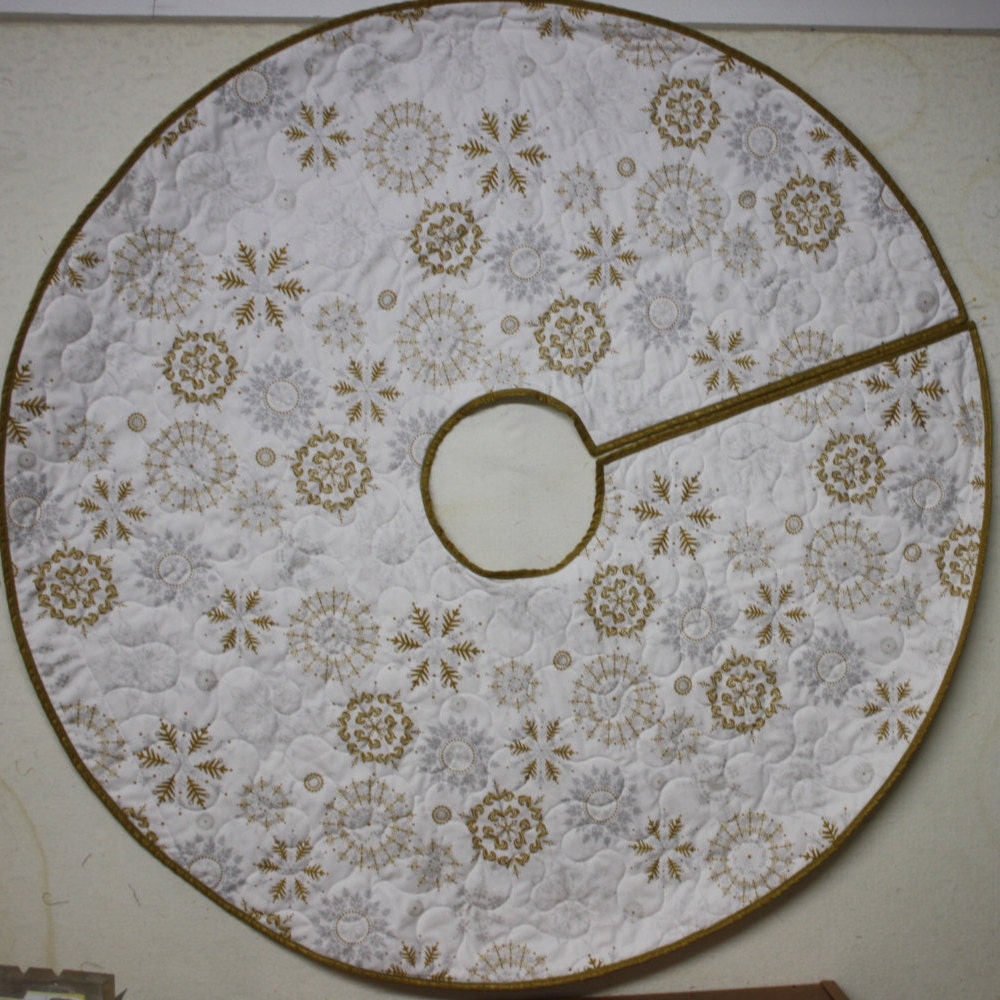 christmas tree skirt reversible silver gold white snowflakes christmas tree skirt reversible silver gold white snowflakes