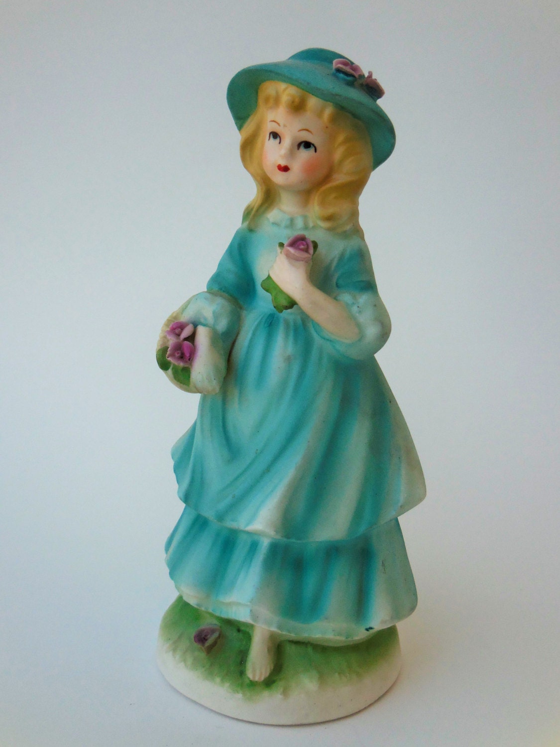 Avon Jennifer collectible figurine vintage 1973 porcelain