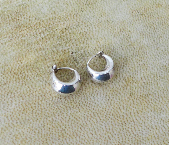 Silver fat hoop earrings small hoops sterling silver by SPIRALICA