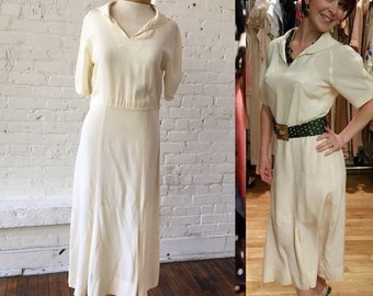 Vintage 1930s Beige House Dress with V Neck