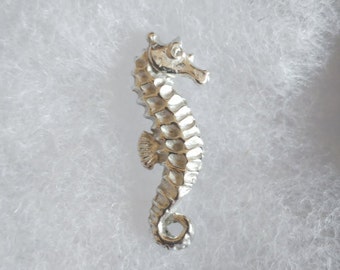 Seahorse brooch pin / Lapel pin / animal Pin Badge / Tie Tack / jewelry / Handmade in Scotland by SJH Designs