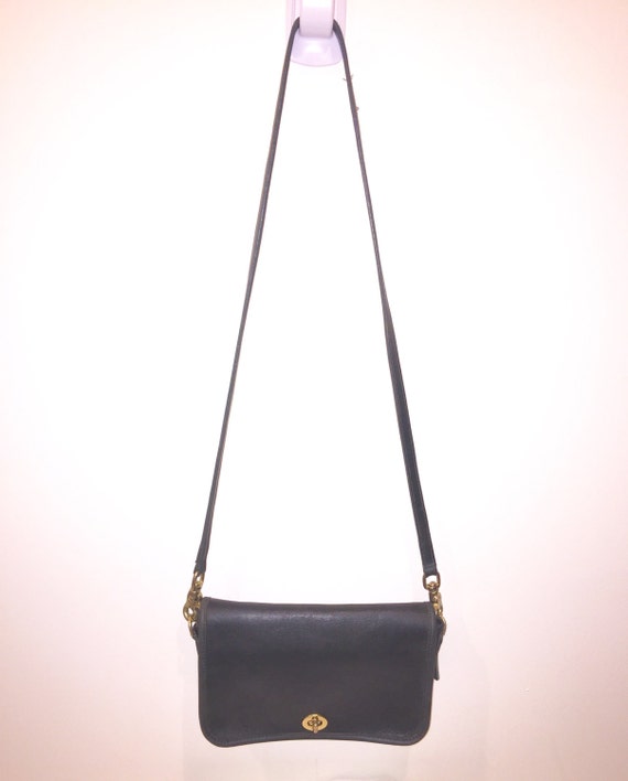 COACH Handbag in Dark Blue / Navy Blue Leather cross body