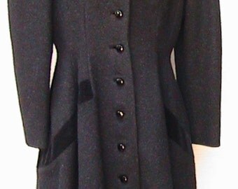 Small LILLI ANN princess coat. 1950s