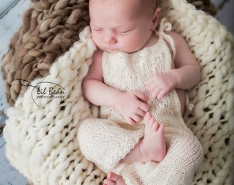 PDF Knitting Pattern Knitted Baby Clothes Baby Romper Pattern Hand Baby Overalls Newborn Romper Matching Bonnet Newborn Photo Prop 'Bethany'