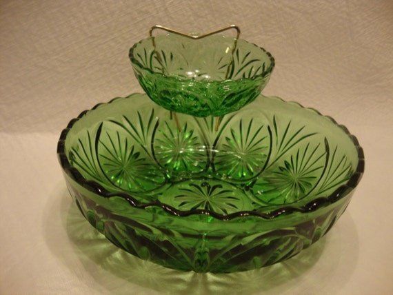 Vintage 70s Green Anchor Hocking Glass Chip Dip Bowl With