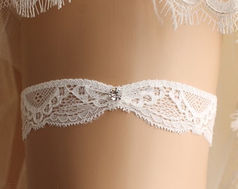 wedding garter, bridal garter, lace garter, white garter, rhinestone garter, toss garter, bridal accessories,