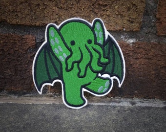 Sew-on patch - Cthulhu cute rampaging monster embroidery - 10 cm / 4 in