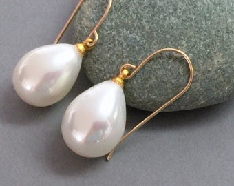 Drop pearl earrings, Gold pearl earrings, Pearl bridal earrings, Pearl wedding earrings, Pearl gold earrings, Bridesmaid gold earrings