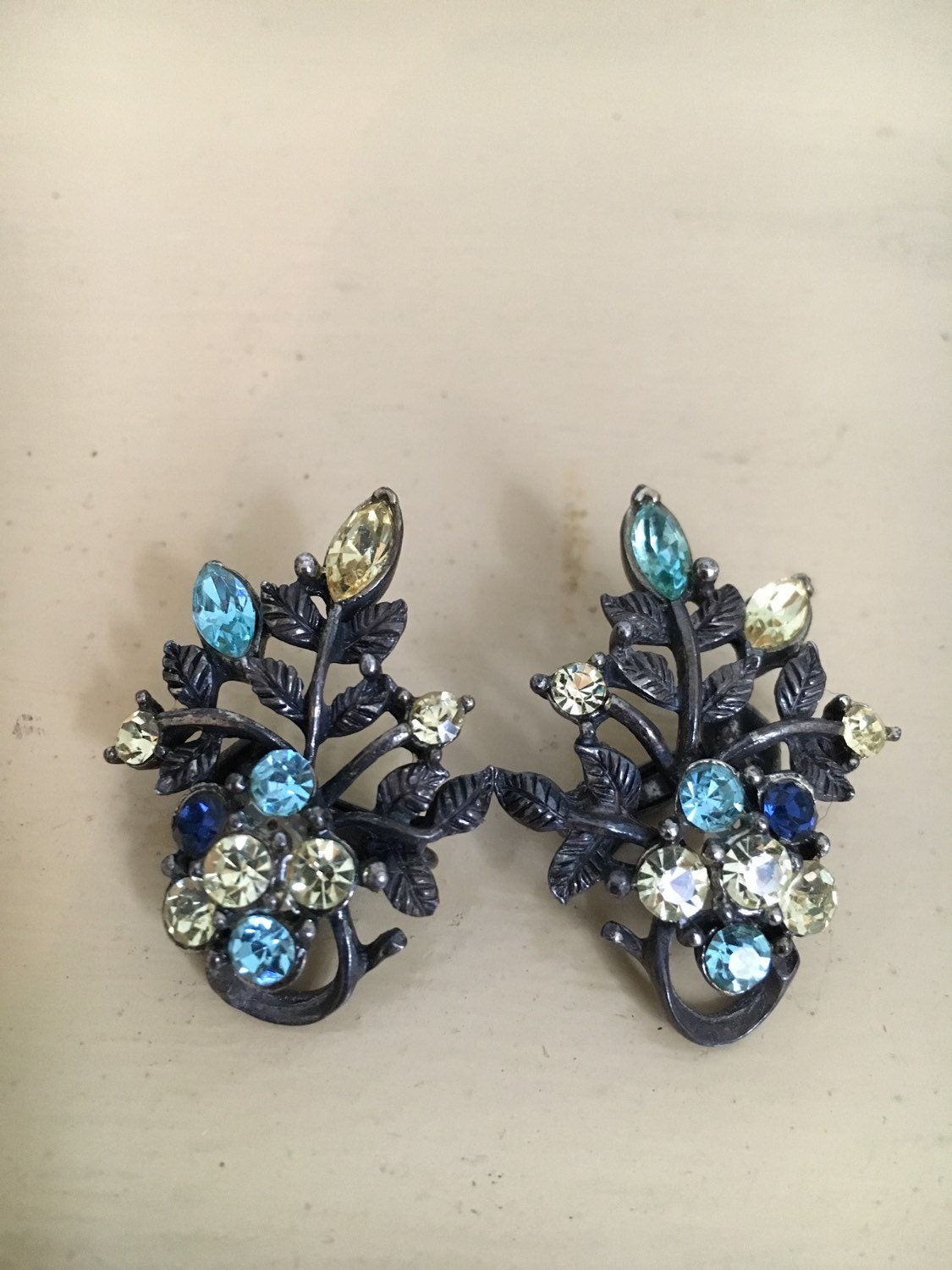 1930's Coro clip on earrings / vintage 1930's earrings