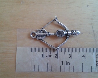 28 Antique Silver Bow and Arrow Pendants 37mm x 26mm