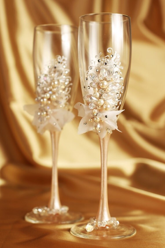 Personalized wedding flutes Wedding champagne glasses Toasting