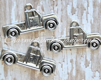 10 pewter Antique Pick Up Truck charms (CM211)
