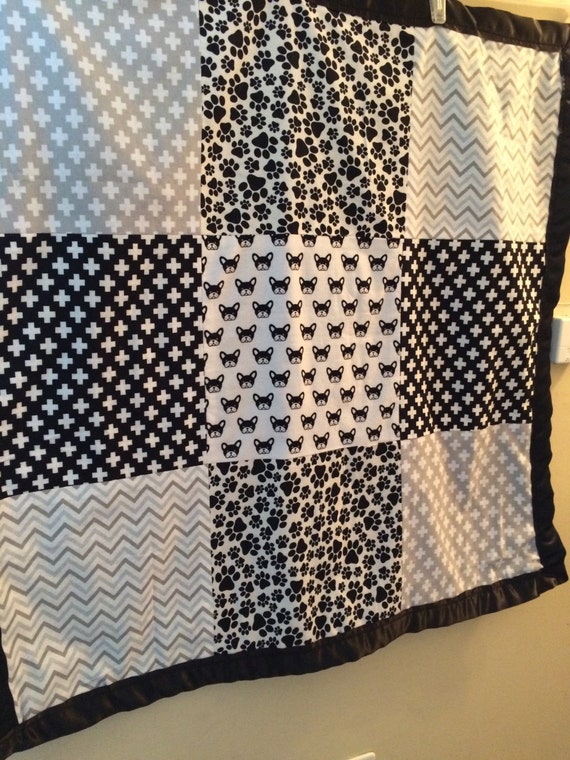 Items similar to Black and white baby blanket on Etsy