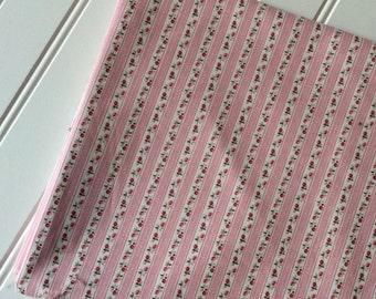 Marcus-Brothers-Fabric-By-The-Yard-Gingham Gardens Ticking Rose-Quilting-Fat-Quarters-Sewing-DIY-Projects-Crafts-Supplies