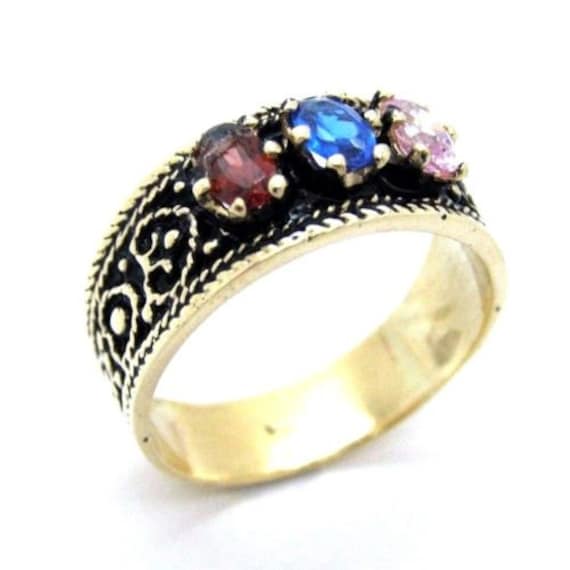10k Yellow Gold Three Stone Mothers Ring In Antique Finish