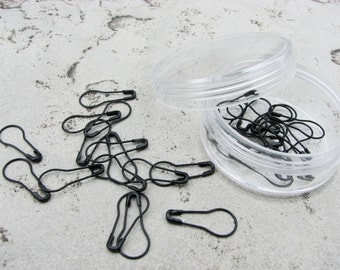 Simple Black or White Removable Stitch Markers