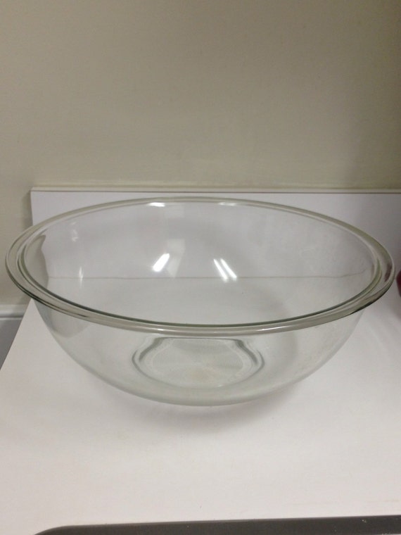 Pyrex 326 Clear Mixing Bowl 4 Quart by thetrendykitchen on Etsy