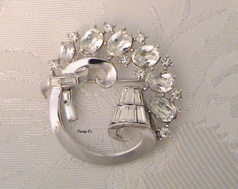 Vintage TRIFARI Philippe "Promenade” Crystal Rhinestone Brooch