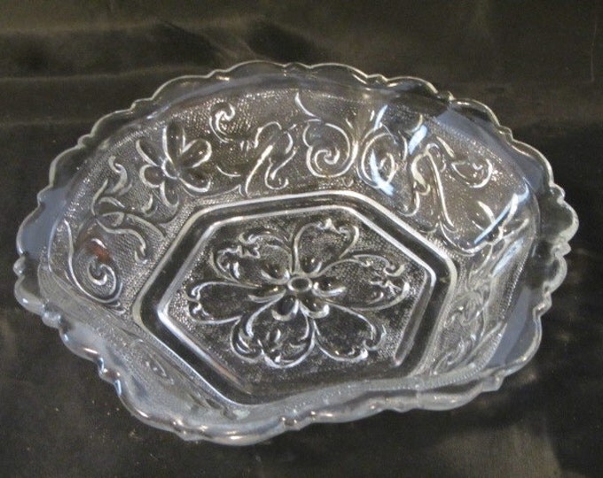 Clear Glass Serving Bowl With Floral Print, Glass Candy Dish, Clear Glass Nut Dish, Ring Bowl, Kitchen Serving Bowl