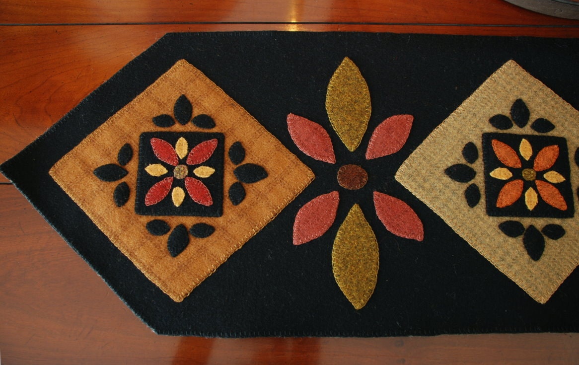 Wool applique PATTERN Amish Inspired table runner