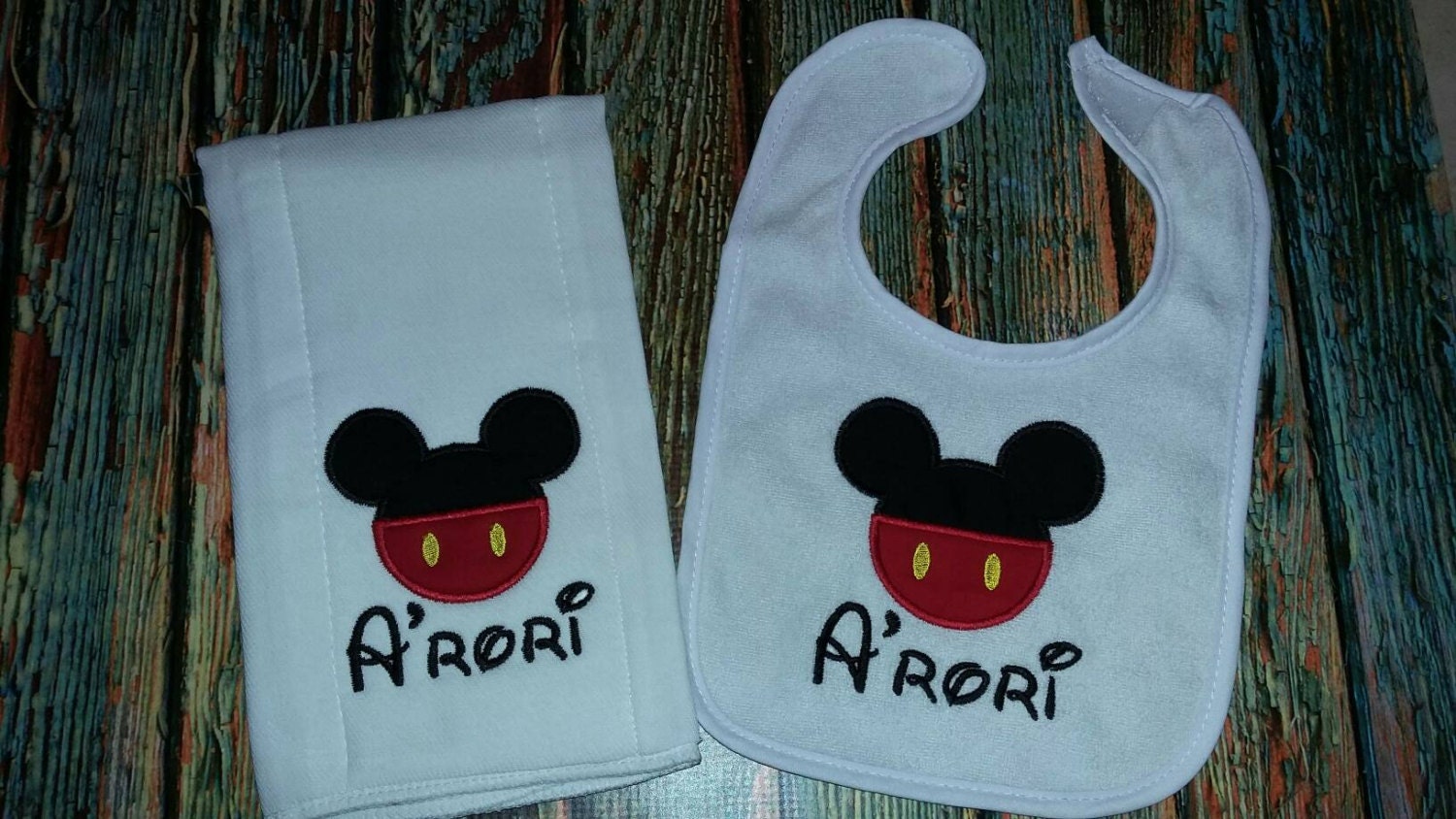 Personalized Bib and Burp cloth set Baby Gift mouse applique