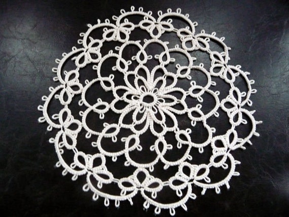 Handcrafted Ivory Tatting Doily - Home decor - Housewarming - tatting shuttle