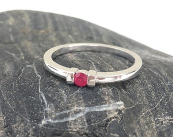 Red Ruby Ring, Ruby Solitaire Birthstone Ring, Genuine Ruby Jewelry, Red Gemstone, July Birthstone Ring, July Gemstone, Birthstone Jewelry
