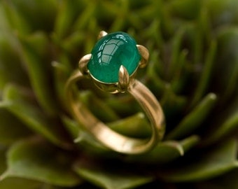 Emerald Gold Ring - Oval Emerald Ring in 18K Gold - Large Emerald Cab Gold Ring - Cabochon Emerald Ring in 18k Gold - Made to Order
