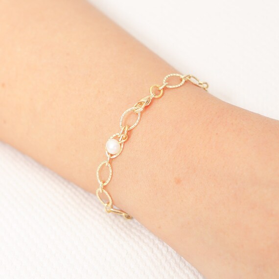 Delicate Gold Bracelet Dainty Chain bracelet Layered Bracelet