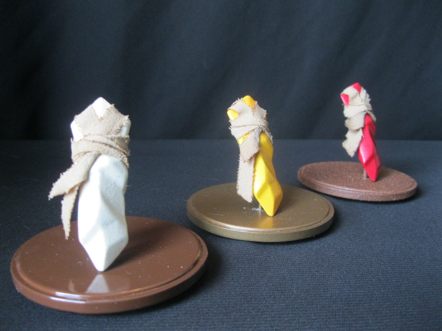 Dark Souls II ONE 1 Soapstone on pedestal by UniqueCosplayProps