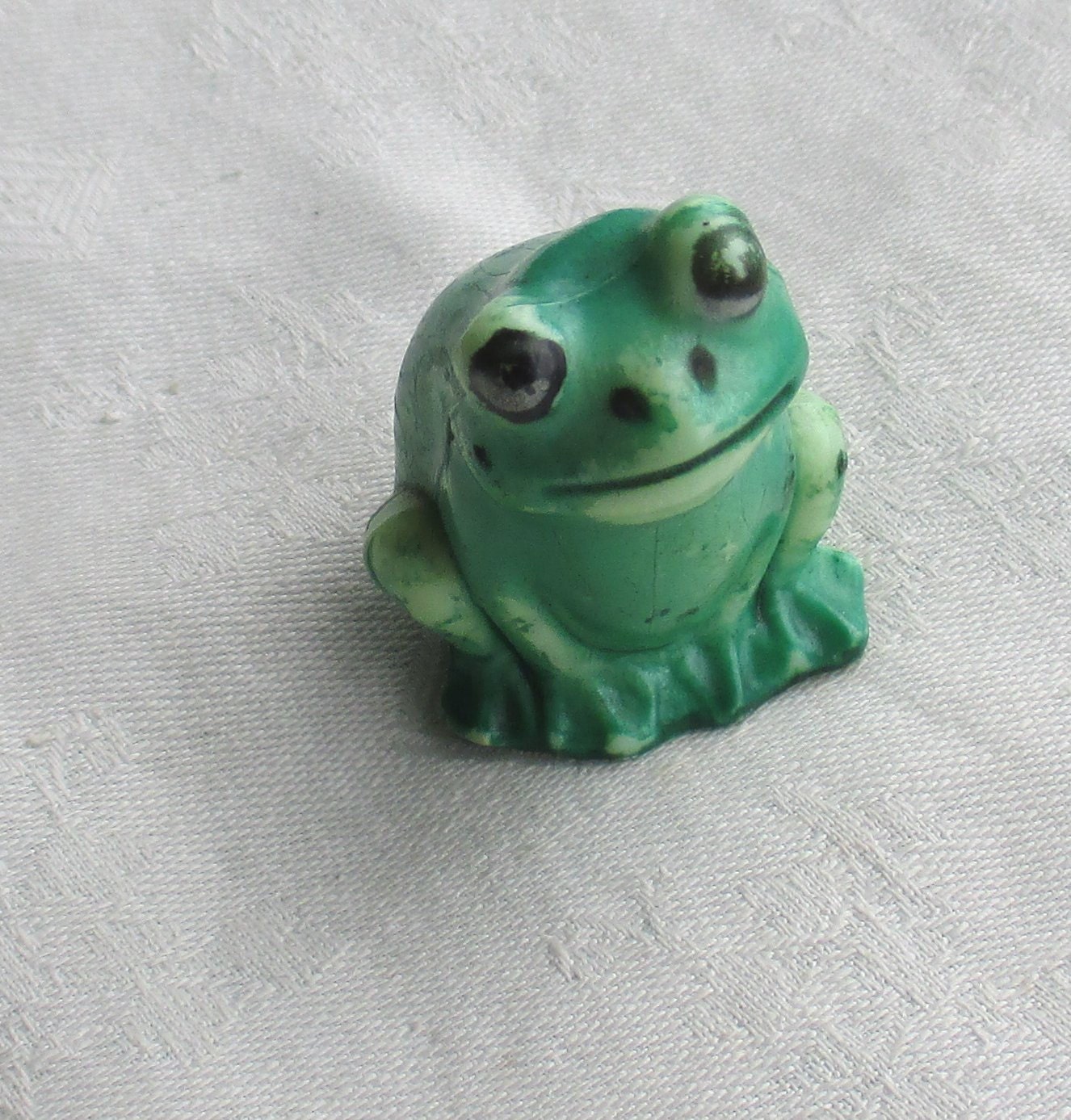 little frog figurines