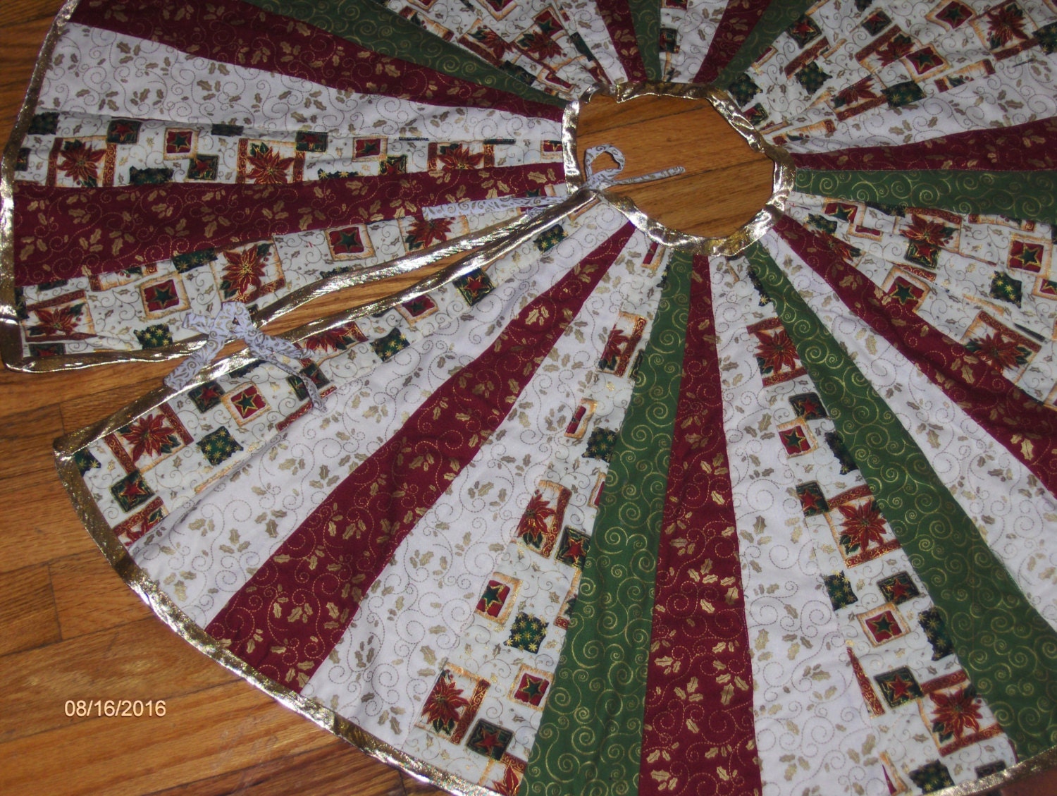 christmas tree skirt quilted reds greensgolds by LookingSewUnique