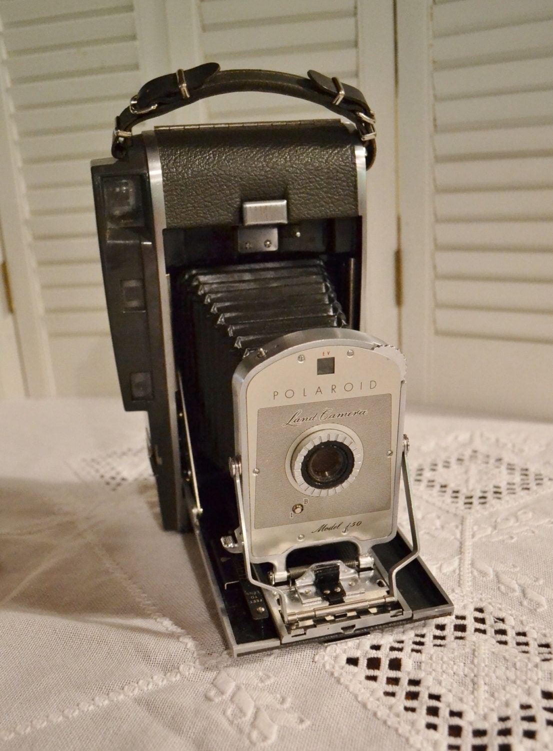 Vintage Polaroid Land Camera Model 150 Instant Film Camera in