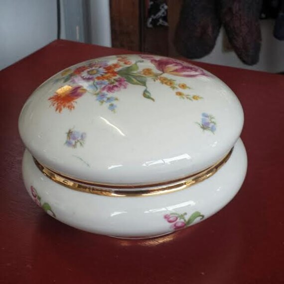 Vintage Porcelain Jewelry Dish Covered Keepsake Box Gift