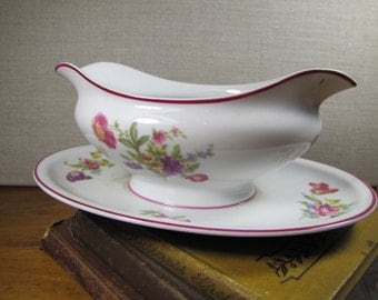 Vintage Hutschenreuther Hohenberg Germany Gravy Boat With Attached Under Plate
