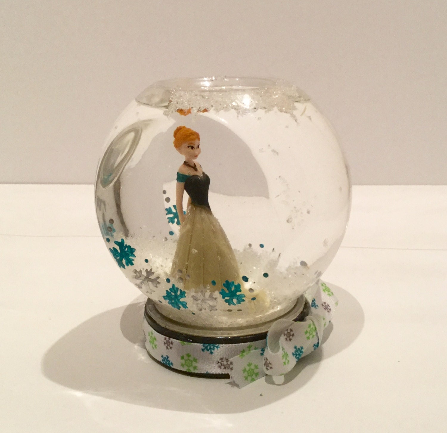 Personalized Disney Frozen Snow Globe Anna Snow Globe