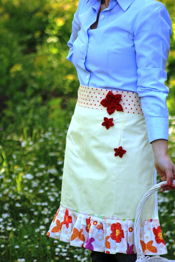 Beige Cute Apron Waist Apron With Red Flowers Retro by byAgeliki