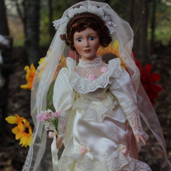 80 s Porcelain Doll Bride doll Wedding decoration 