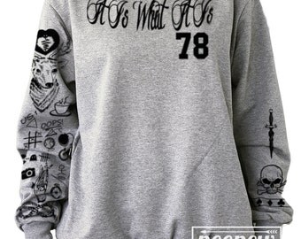 Louis Tomlinson Tattoo Sweatshirt Sweater Crew Neck Shirt Add TOMLINSON 91 in Back – Size S M L XL 2XL