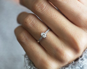 Oval Diamond Ring, Diamond Engagement Ring, White Diamond Engagement Ring, Oval Engagement Ring, Classic Engagement Ring, Classic Wedding
